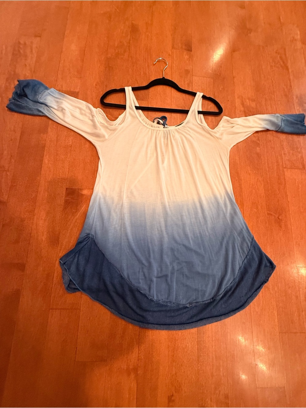 T-Party Cold-Shoulder Dip-Dye Tunic Top in Blue and White